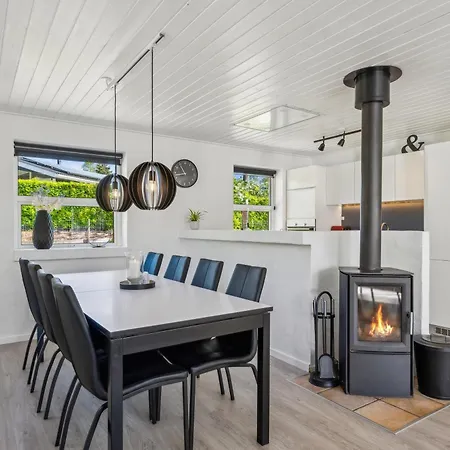 In With 4 Bedrooms, Swimming Pool And Wifi Casa vacanze *