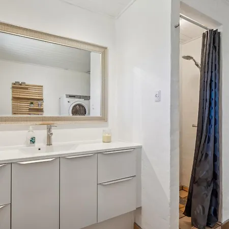 In With 4 Bedrooms, Swimming Pool And Wifi Casa vacanze Ebeltoft