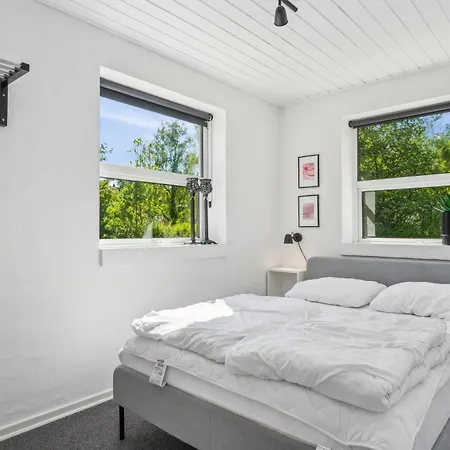 In With 4 Bedrooms, Swimming Pool And Wifi Casa vacanze *