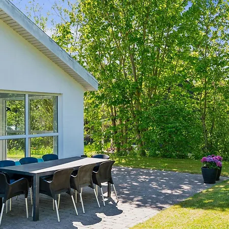In With 4 Bedrooms, Swimming Pool And Wifi * Ebeltoft